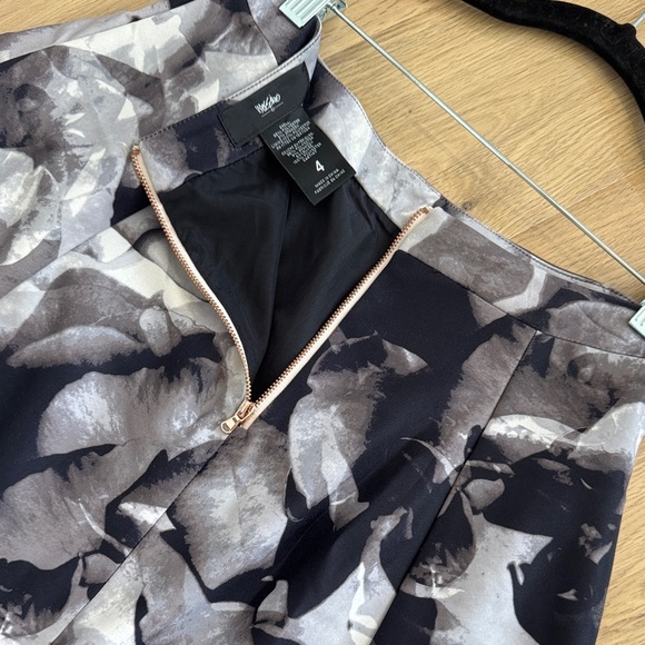 Mossimo Supply Co. Monochrome Leaf Print Mini Skirt - Picture 5 of 6